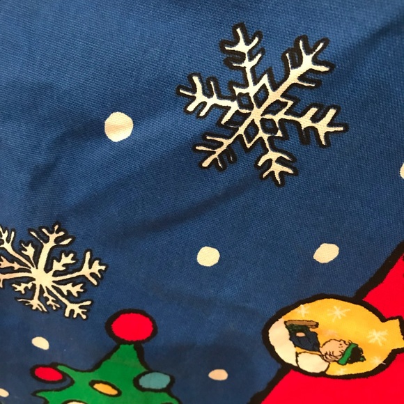 Snoopy Peanuts & Gang Christmas Apron - Picture 12 of 16